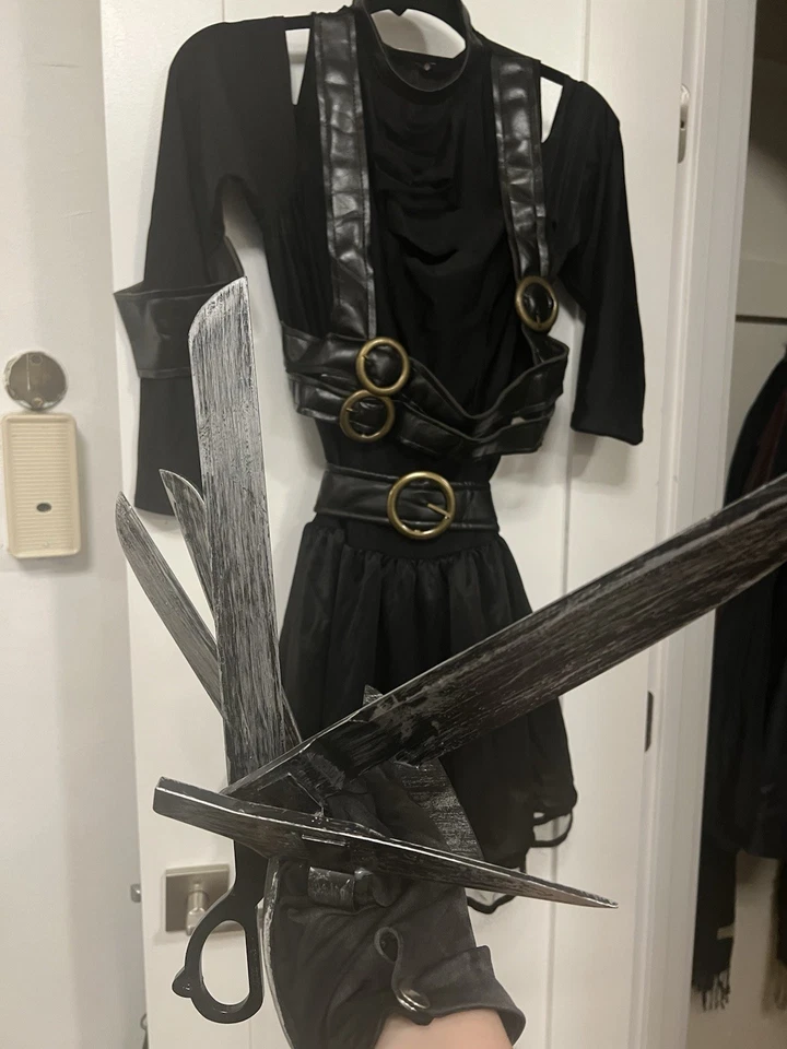 Sexy Disfraz de Miss Secret Wishes Edward Manos de Tijera Foto 4 de 4