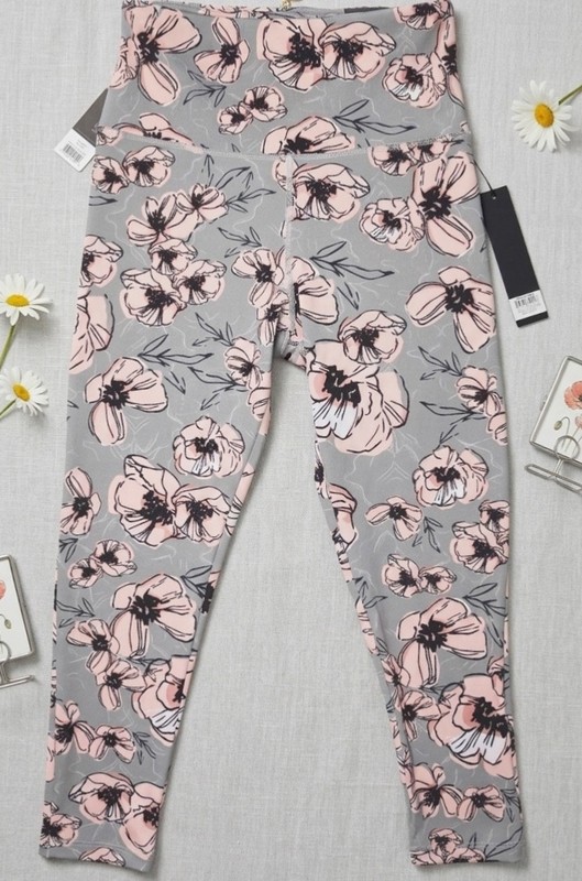 Kay Unger Poppy Taupe Media pocket Capri Pants Gray Flowers Sport Size M New