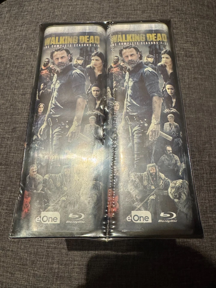 The Walking Dead The Complete Series 1-11 Boxset Blu-ray 2010-2022 RIP IN SEAL - Image 2 of 4