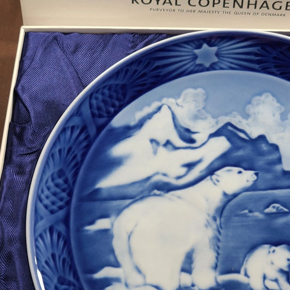Royal Copenhagen 18cm 2010 Year Christmas Bears in Greenland Teller mit Box