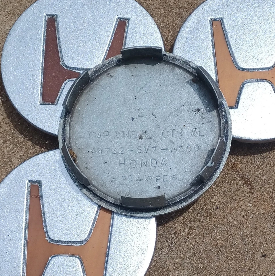 Honda Civic Accord + Juego de 4 tapas centrales, 1997-2004 p/n 44732 SV7 A000 repintado Foto 3 de 3