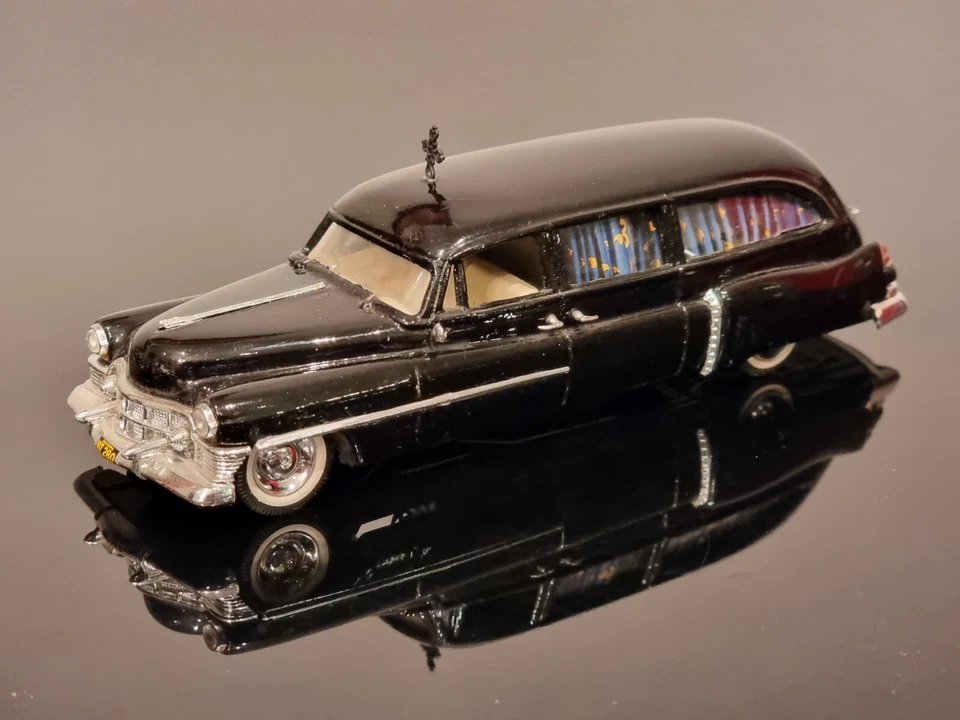 1951 Cadillac Hearse by Sayers Scoville Superior 1/43 Corbillard Leichenwagen - Image 3 of 4