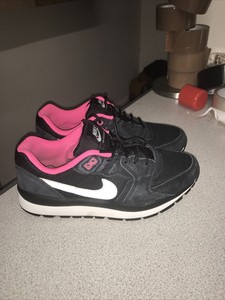 nike air windrunner trainers
