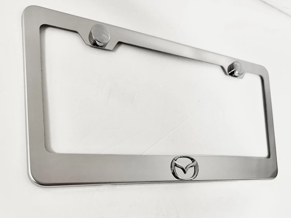 Marco de matrícula de acero inoxidable emblema Mazda 3D libre de óxido con tapas Foto 2 de 4