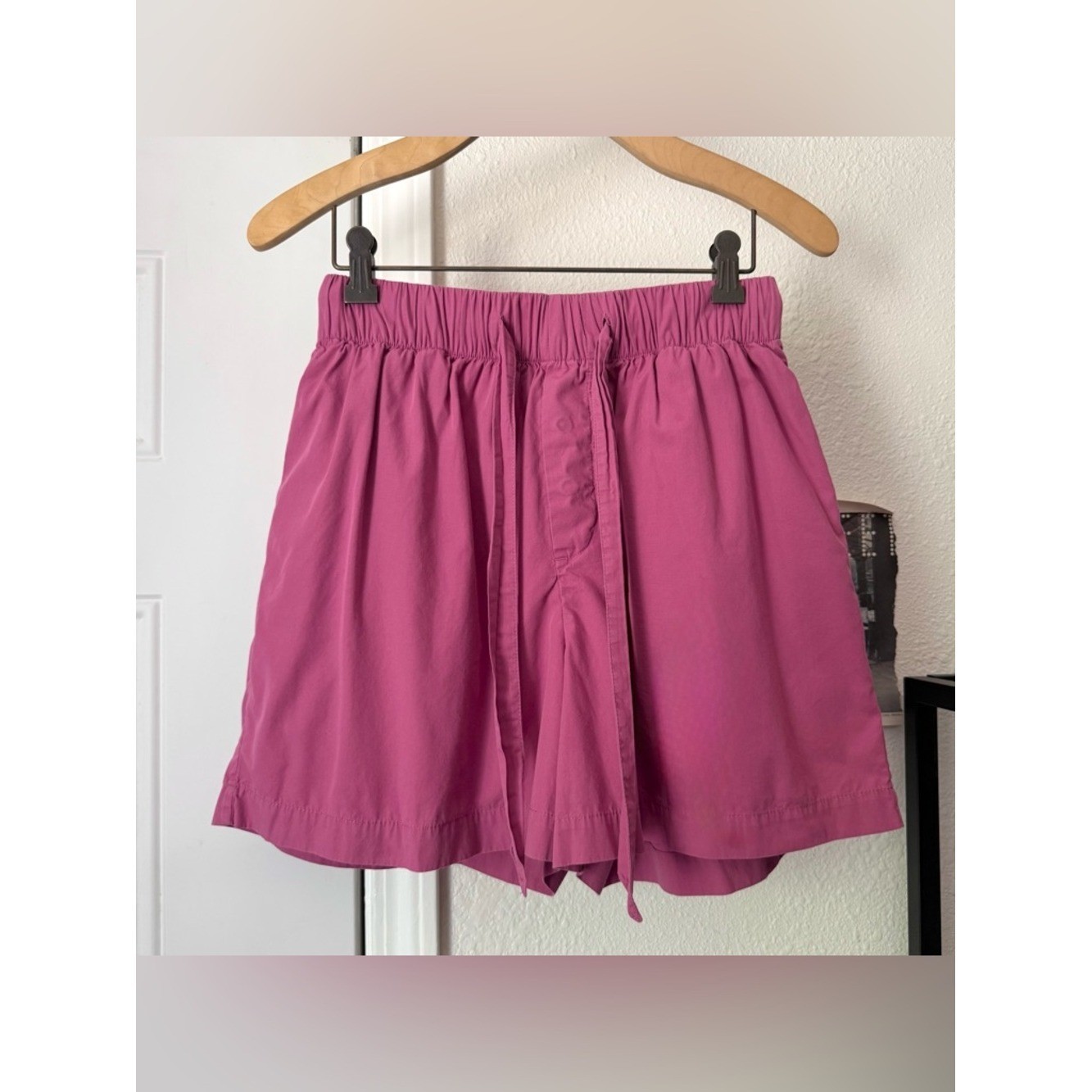 TEKLA berry pink organic cotton high rise drawstring pull on pajama shorts