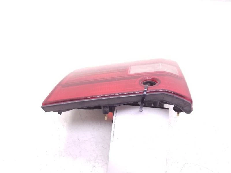 LUZ TRASERA DERECHA LADO PASAJERO LEXUS LS400 95-97  Foto 4 de 4