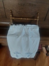 HANDTUCHHALTER Geschirrtuch Halter gedrechselt Holz  Vorhang süß  bestickt Antik