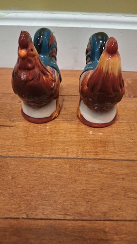 Ceramic Roosters Salt and Pepper Shakers Colorful Farm Animals Countryside - Picture 2 of 11