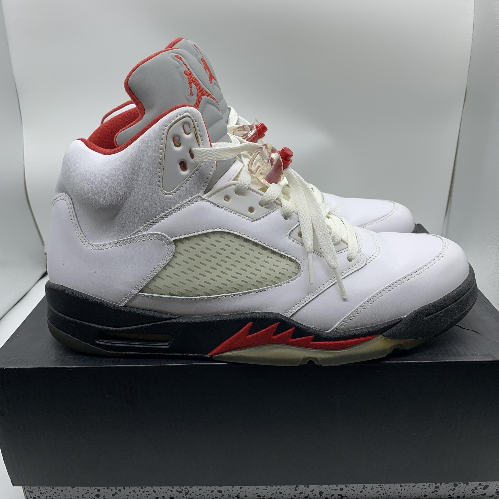 Mens 12 White Black 136027-100
