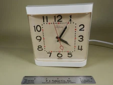 Telechron 2H31  "Jubilee" Clock Great Condition Keeps Good Time New Cord