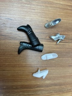Konvolut Vintage Mode Puppen Schuhe Pippa? Stiefel plus andere Absätze gemischt