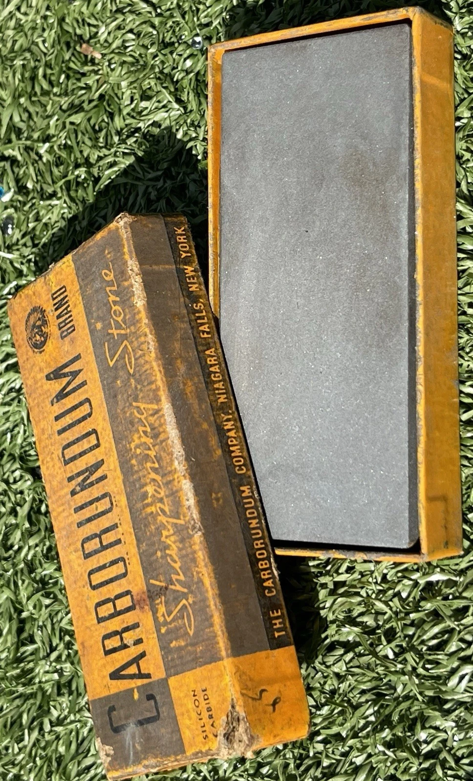 Vintage Carborundum Sharpening Stone NOS In Box Knife Tool Sharpener