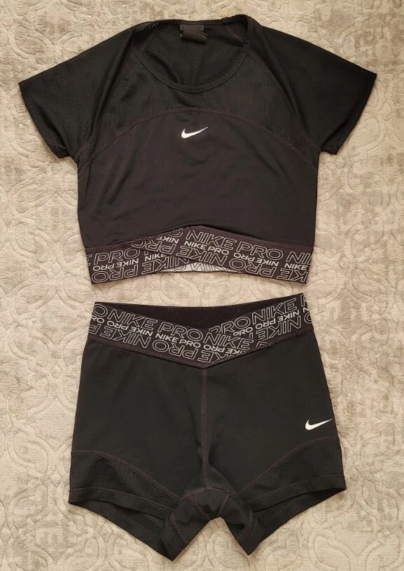 Women's Nike pro intertwist 2 piece set Top XS and shorts Small