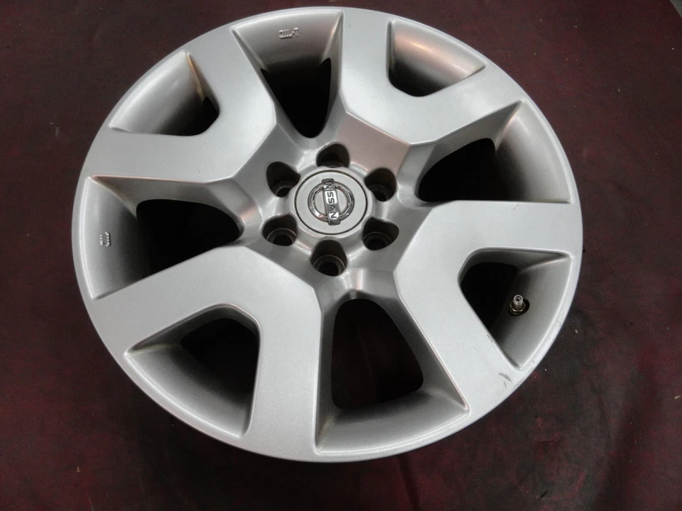 2009-2010 Nissan Xterra Factory OEM 17" Wheel , Cap A/P sensor Used 62522 Foto 4 de 4