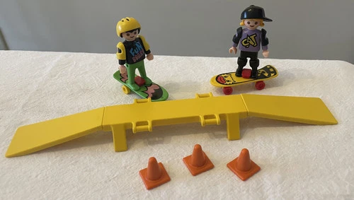 1992 Playmobil 3709 Skateboarding Skate Park Kids Vintage Complete