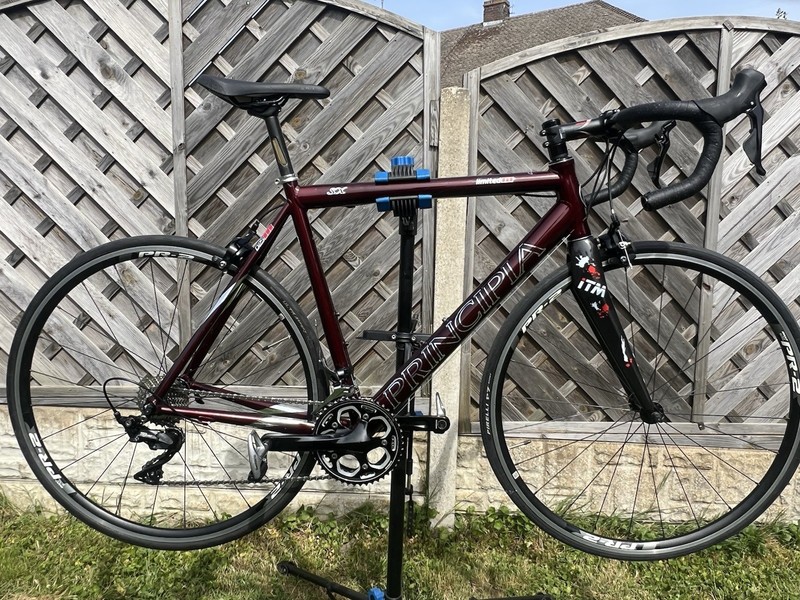 PRINCIPIA ALUMINIUM ROAD BIKE RIM BRAKE 105 SIZE 52CM IN GOOD CONDITION