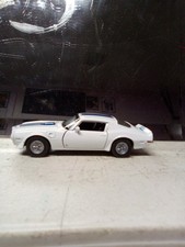 Welly 1:43 Scale 1972 PONTIAC FireBird Trans Am White With Blue/Black Metallic
