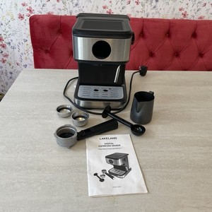 Lakeland 63480 Digitale Espressomaschine Kaffeemaschine 1,2L 850W Schwarz