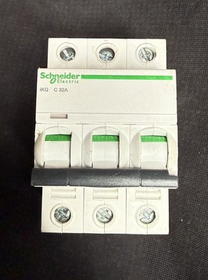 Schneider MCB 32 Amp Acti9 iC60H Typ C 32A dreipolig 3 Phasen 