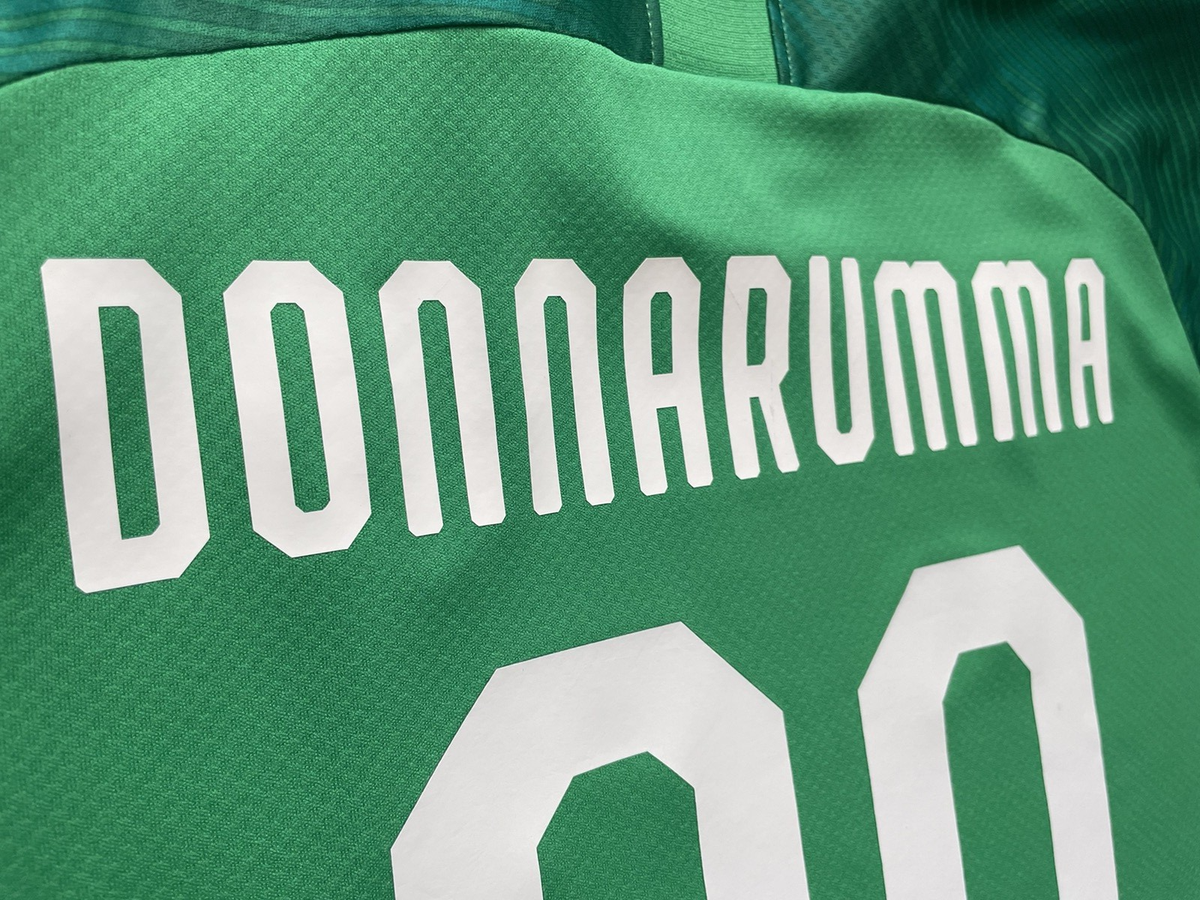 2019/20 AC Milan Green GK Jersey #99 Donnarumma Large Long Sleeve