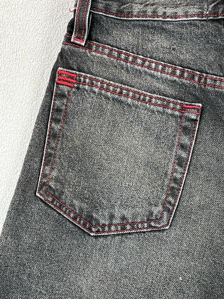 Pantalones Cortos BDG Para Mujer 26 Negros Denim Línea A Tiro Alto Envejecido Dobladillo Crudo Puntada Roja Foto 3 de 4