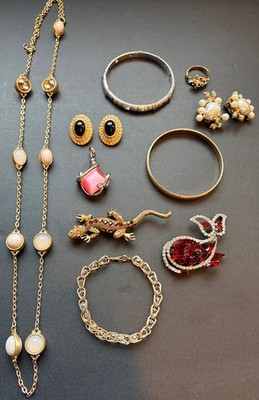 Lot 10 Pcs Very Nice Costume Jewelry Several Signed