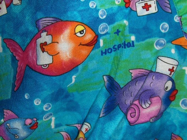 Peaches Uniforms fish scrub top - X Small - Image 2 of 3