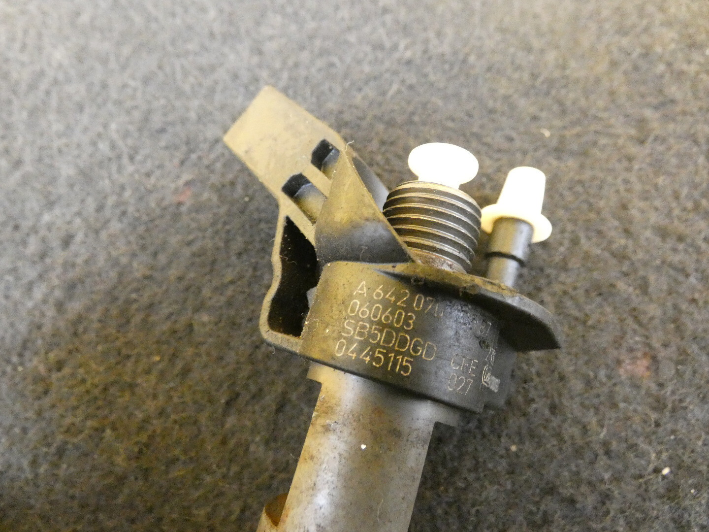 Injektor A6420700587 0445115027 W211 E280 | eBay