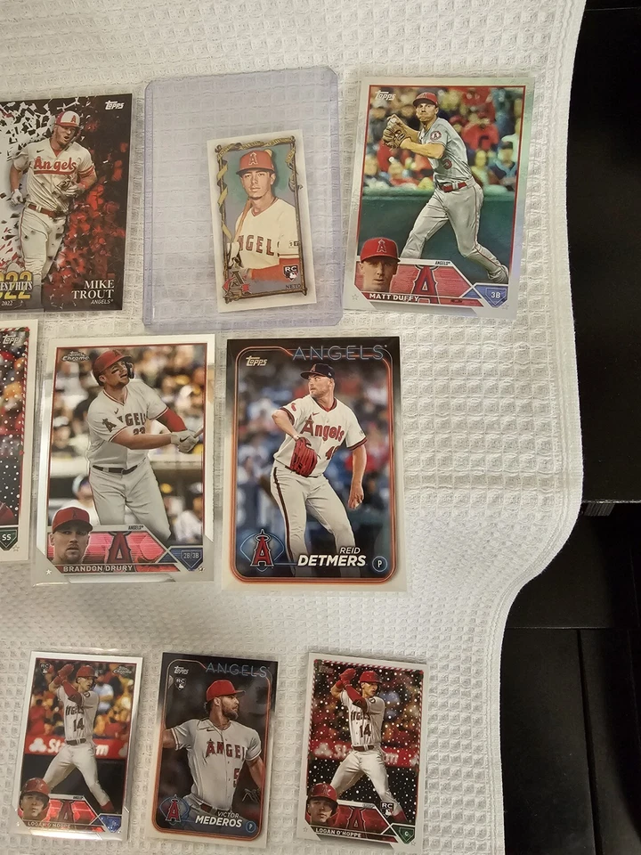 Lote de 20 tarjetas de béisbol Topps 2006-2024 Angels con novato Kendry Morales Foto 4 de 4