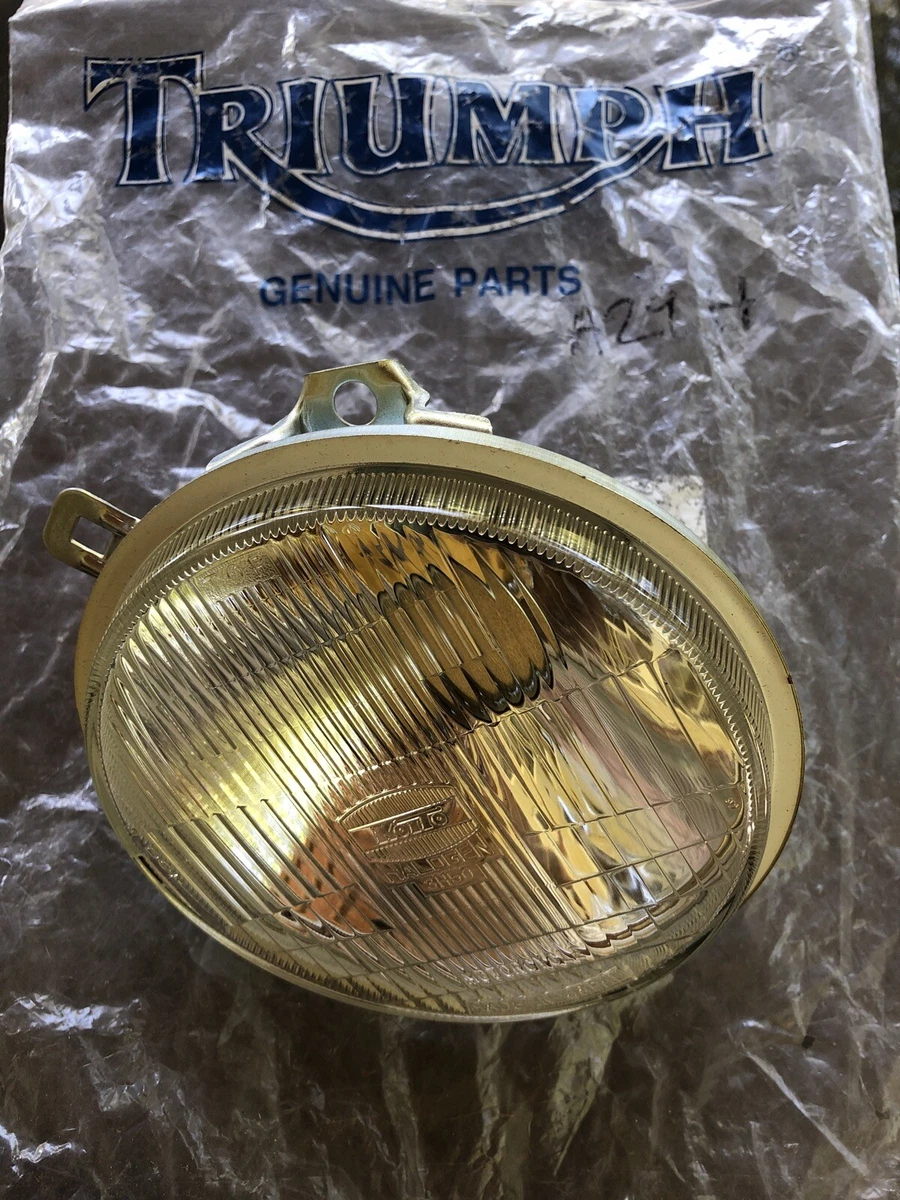 TRIUMPH RH HEADLIGHT LENS T2700167. New. Tiger, Daytona, Sprint  