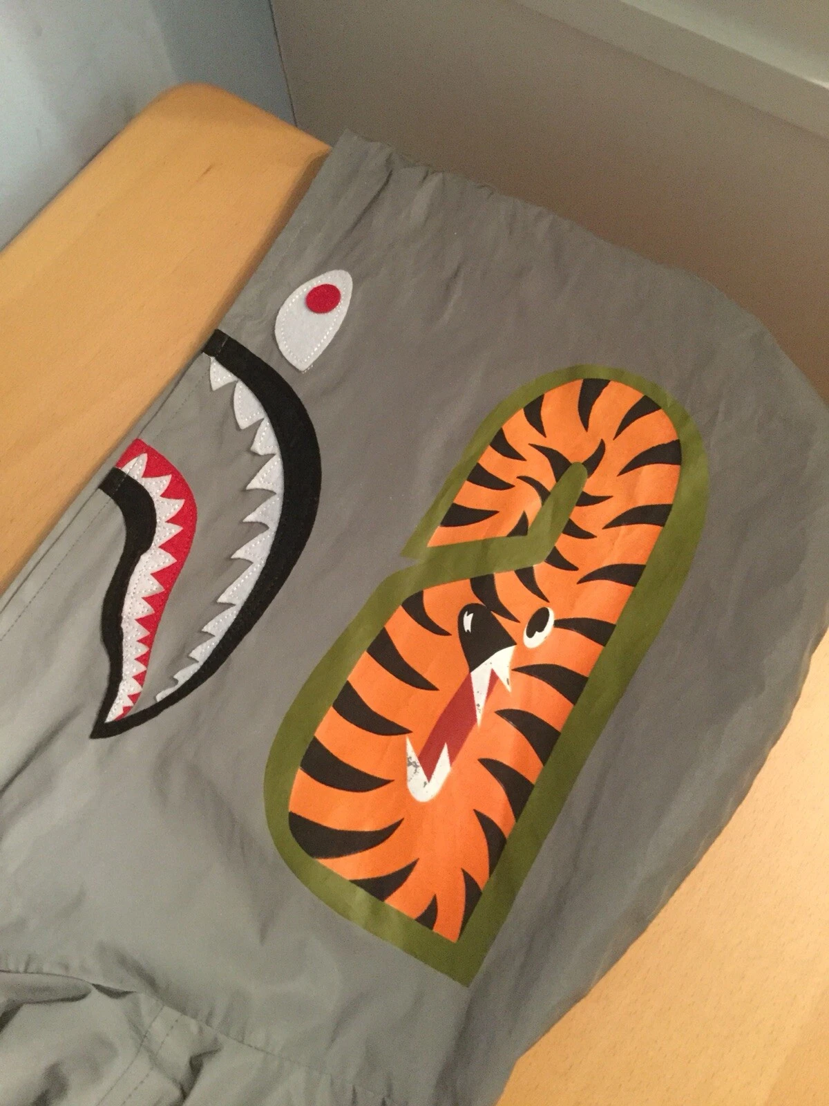 A BATHING APE (BAPE) Felpa con cappuccio squalo Bathing Ape Bape giacca riflettente