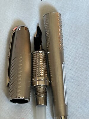 S.T Dupont James Bond 007 Limited Edition 3007 Fountain Pen, 18K M