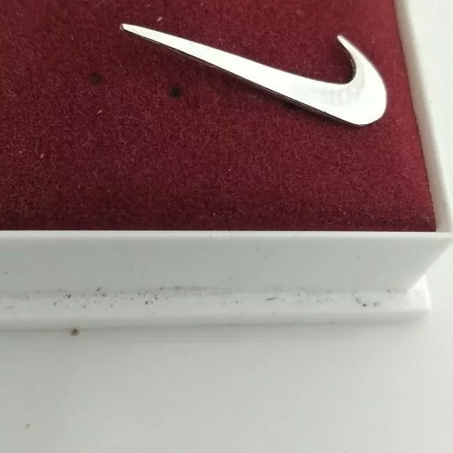 Nike tick shop earring