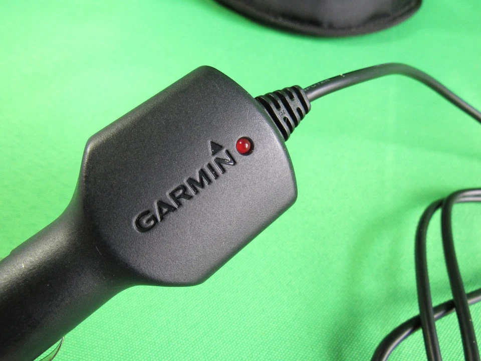 Garmin DriveSmart 61 LMT-S GPS Navigator with Mount Kit & Base Bundle & Box - Image 4 of 4