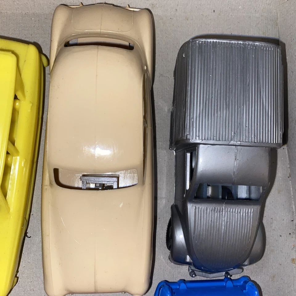 Lot De Miniature Plastique Clé à Friction- Citroën 2cv Simca …..Ech: 1/32-ttbe - Photo 4/4