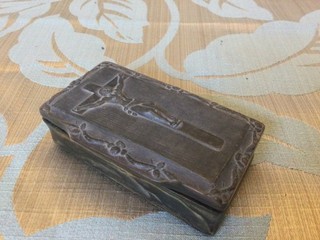 1 boite /coffret a hosties /tabatière ancienne/boite a priser christianisme