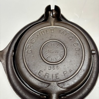 w Pat. 1901 GRISWOLD THE NEW AMERICAN No. 7 966 973 WAFFLE IRON w/LOW BASE CLEAN