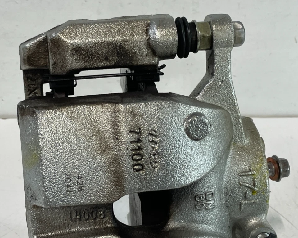 Pinza de freno delantera izquierda lado conductor hyundai tucson 2022-2025 con pastillas # 103300 Foto 2 de 4