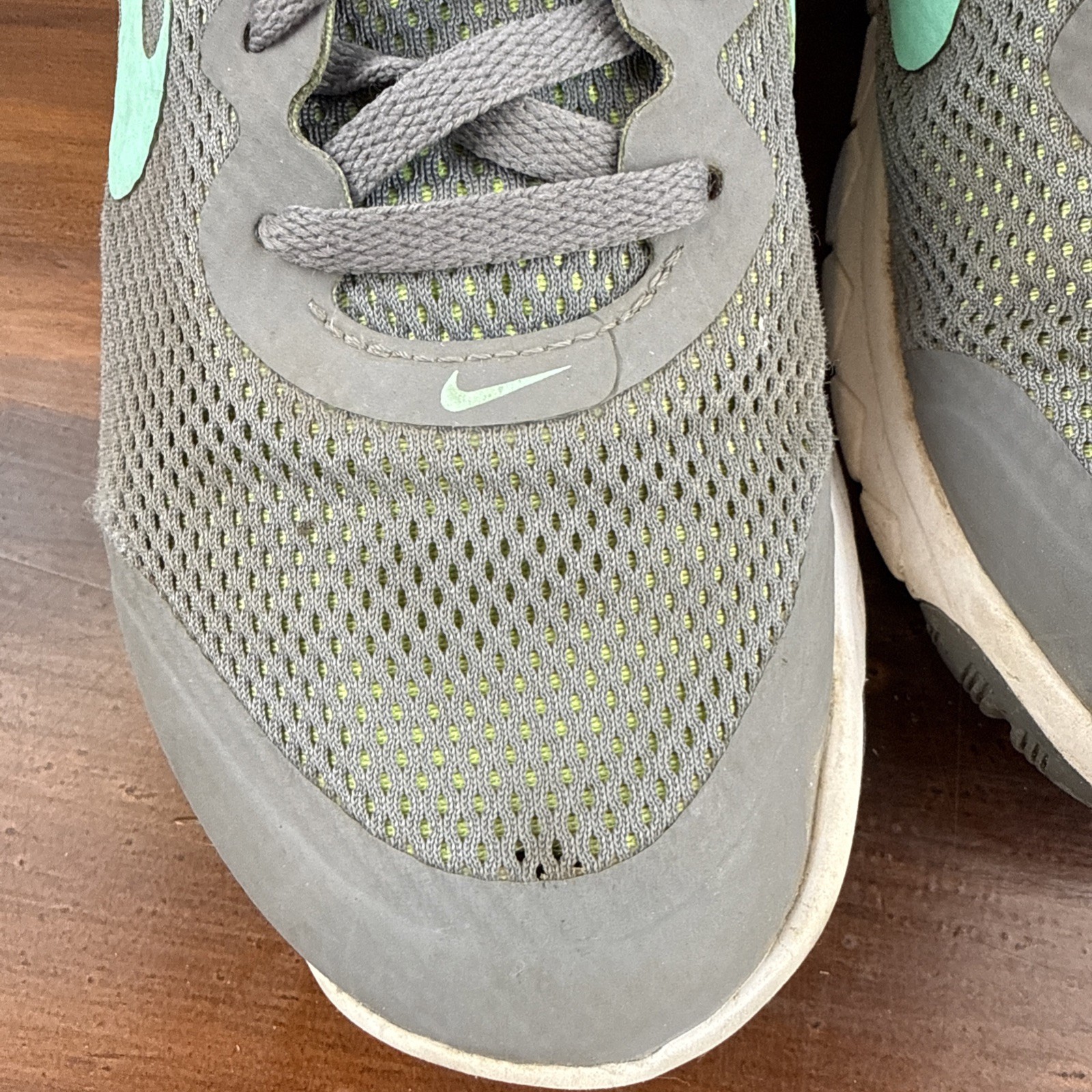 Women’s Nike Flex Experience RN 4 Running Sneakers Size 8 thumbnail 12