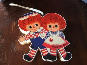 1973 Raggedy Ann & Andy 9V Portable Radio with Wristlet