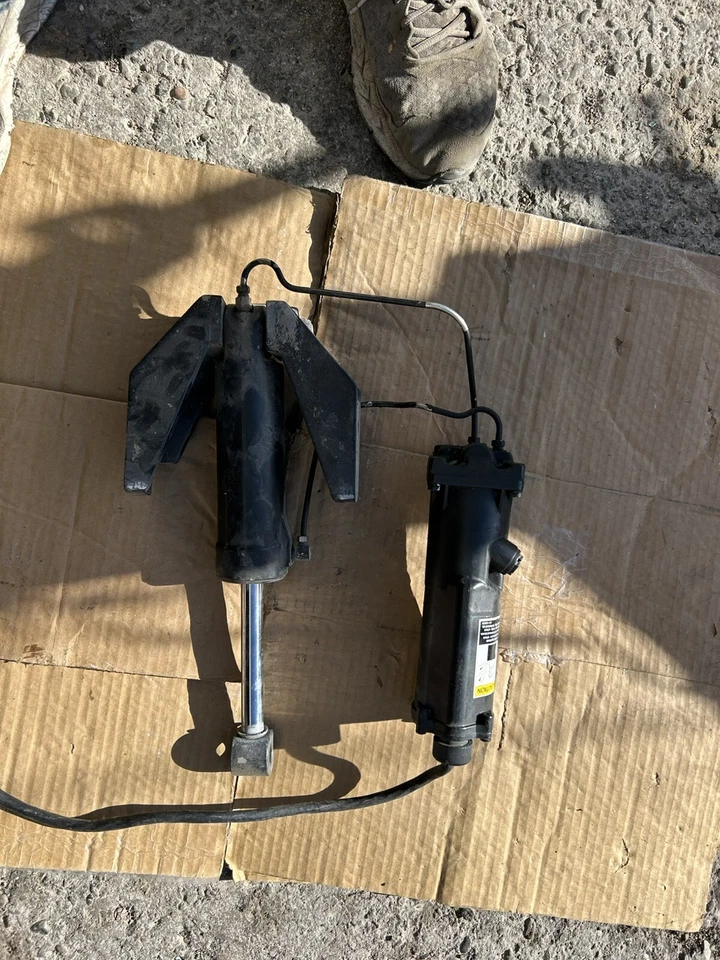 35-75 Force tilt trim assembly Work Great No Noise Smooth. Works 1984-1999 - Image 3 of 3