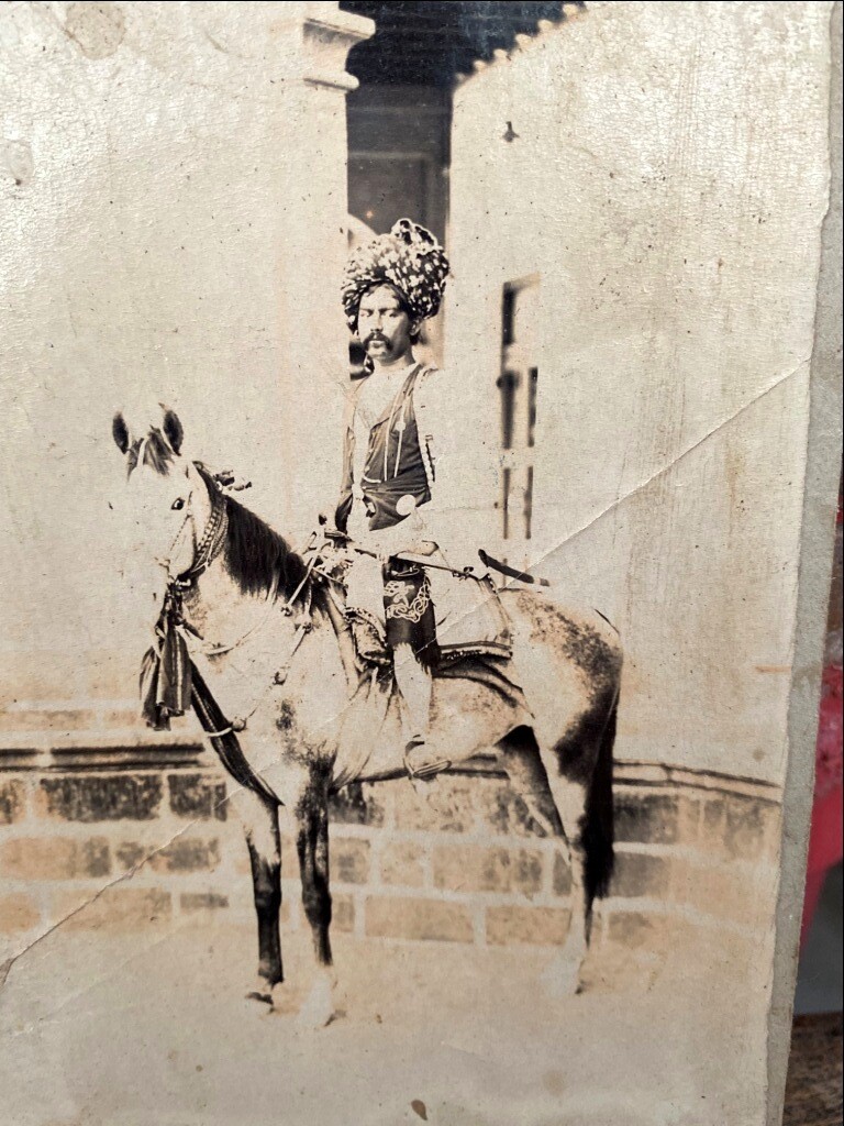 Picture 4 of 7
