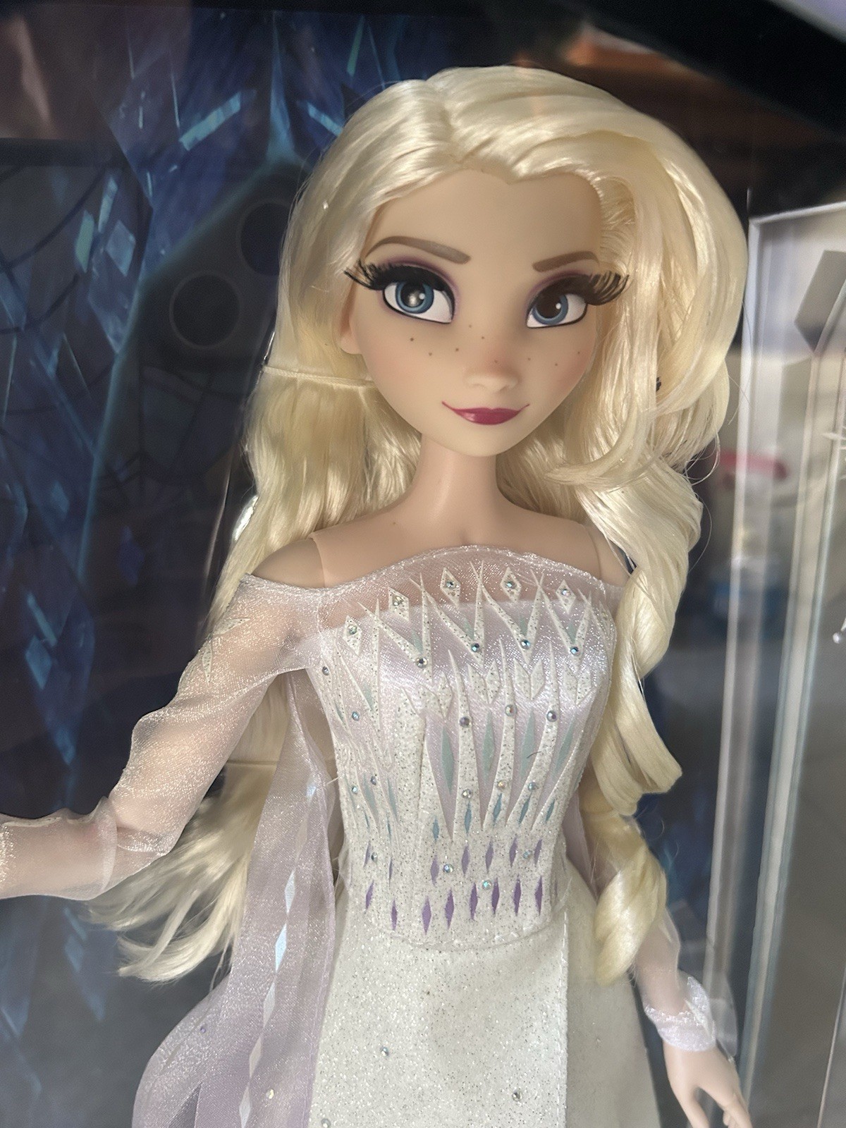 Куклы 2010 Disney Store Limited Edition Frozen 2 The Snow Queen Elsa — фото 4