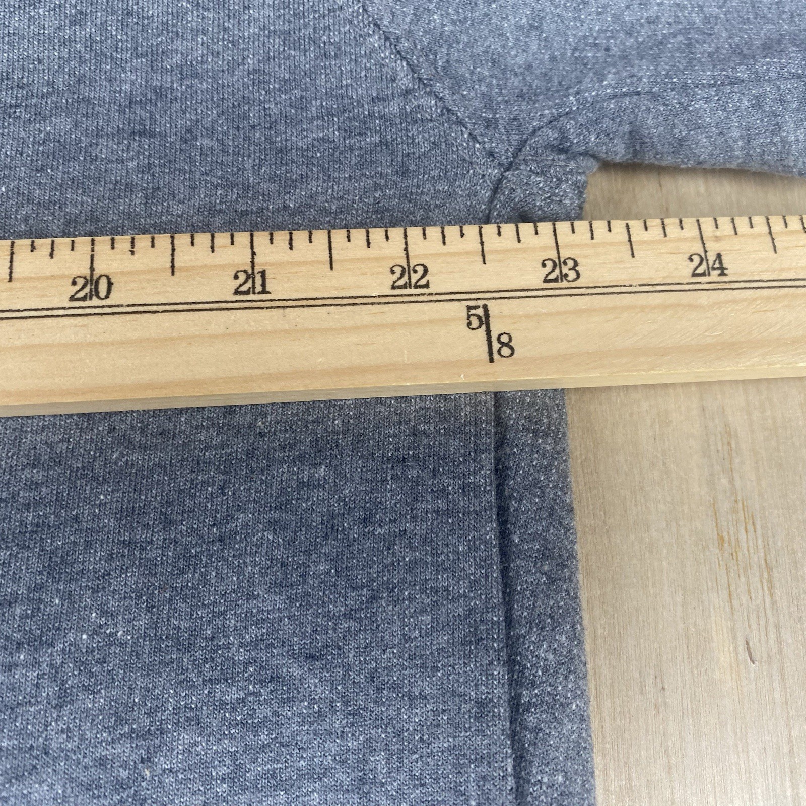 Raising Cane’s Men’s XL Crewneck Sweatshirt Classic Fit Gray