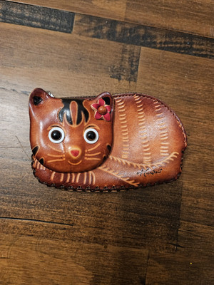 Cute Leather Cat Change Purse Hand Made Hawaii 5 In X 3 In