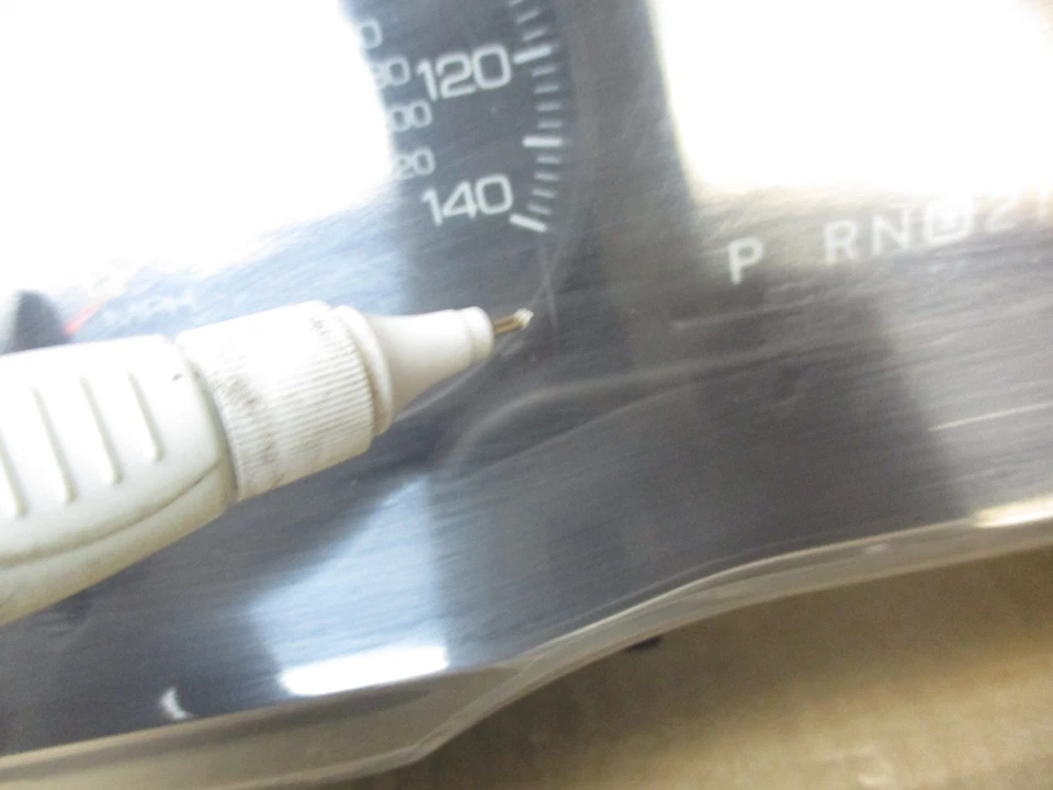 Cuadro de instrumentos velocímetro Ford Crown Victoria 06-11 millas desconocidas Foto 4 de 4