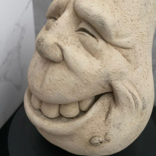 Carruth Studio Handcrafted Stone Peary Winkle Smiling Face Wall 5.5" Sculpture - Picture 6 of 11