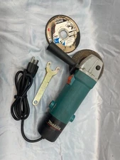 Vintage Makita 4" 6.0 Amp Corded Angle Grinder  - 720W - 240V