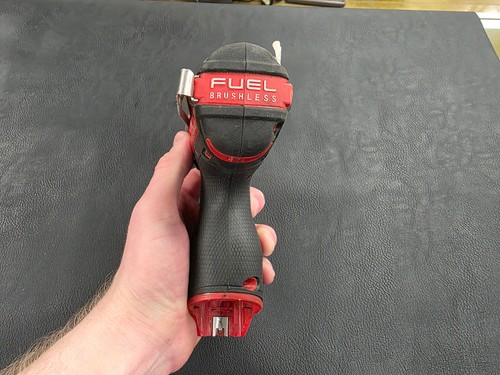 Milwaukee 2404-20 Trapano avvitatore a percussione senza fili 12V usato testato solo strumento - Foto 2 di 7
