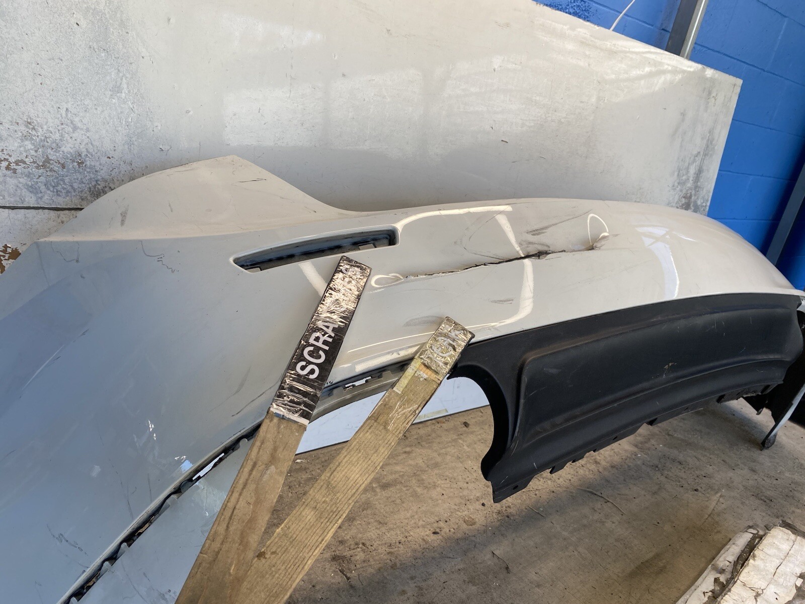 2018-2020 Maserati Ghibli Rear Bumper OEM 670097561